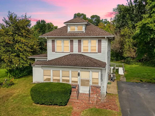 433 Wilbur Henry Dr, Florence, NJ 08518