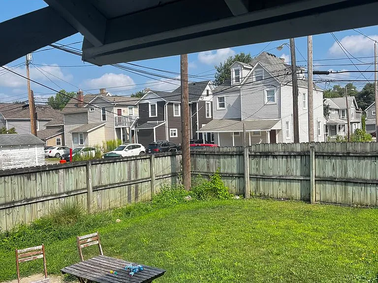 80 King Ave — Photo 4