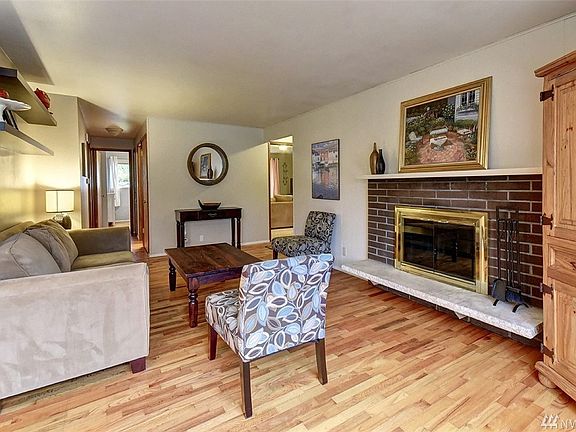 4th image of 1415 212th Pl SW