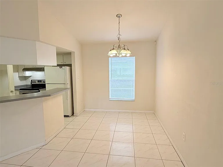 2615 E Curtis St — Photo 5
