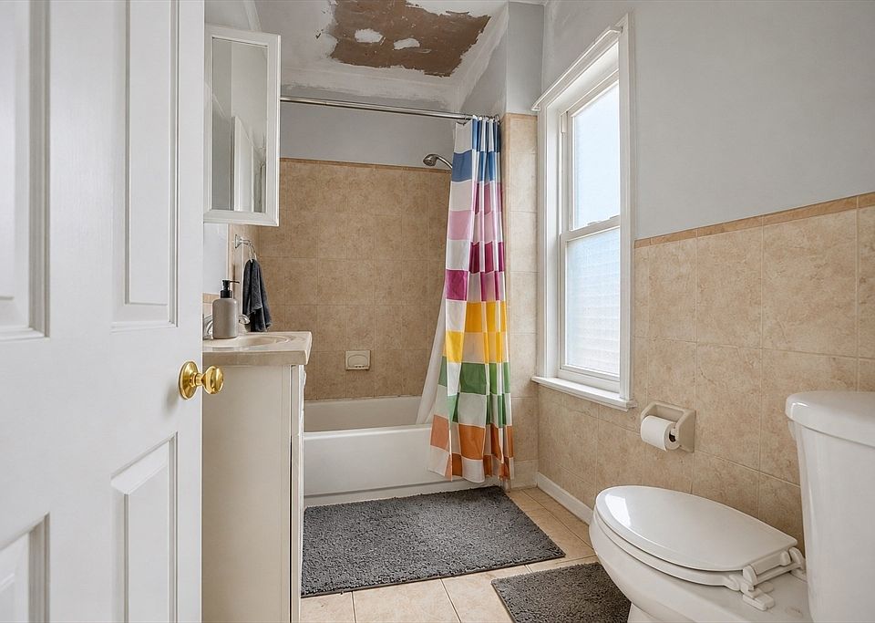1st image of 27 Franklin Ave