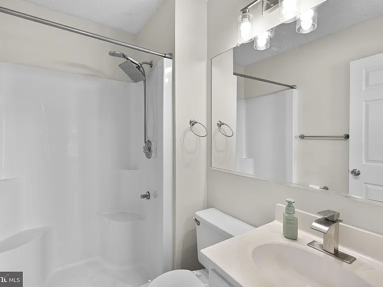 1043 Debbie Ave — Photo 21