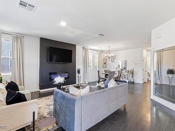 4th image of 5505 Desert Mirage St