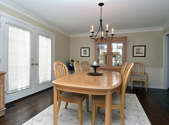 4th image of 719 N Haddow Ave