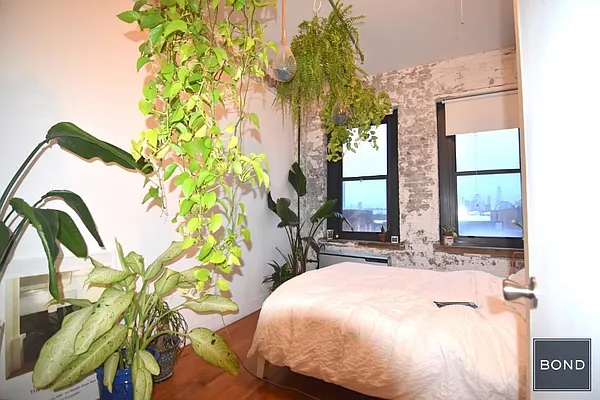 Rented by Bond New York | media 3