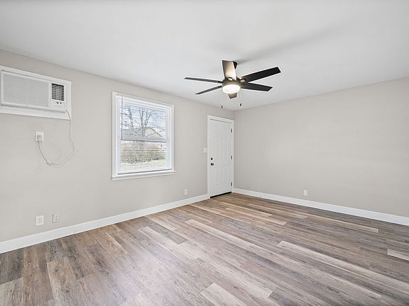 4th image of 135 Tandy Dr APT C