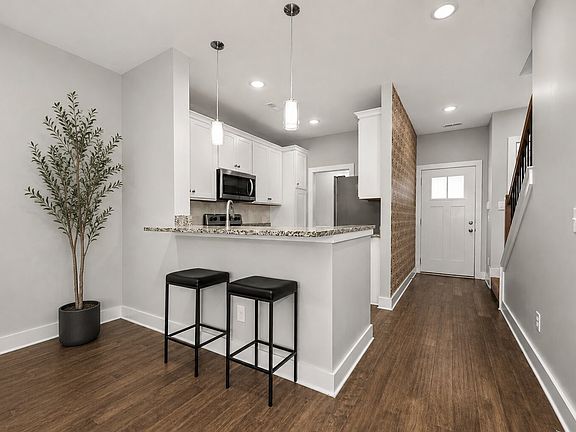5th image of 2309 Patrick Ave