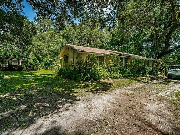 3rd image of 15432 Lake Magdalene Blvd