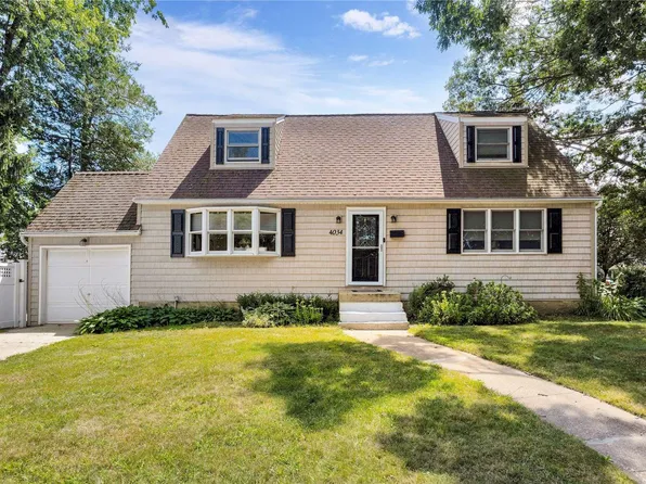 4034 Pittsburgh Avenue, Seaford, NY 11783