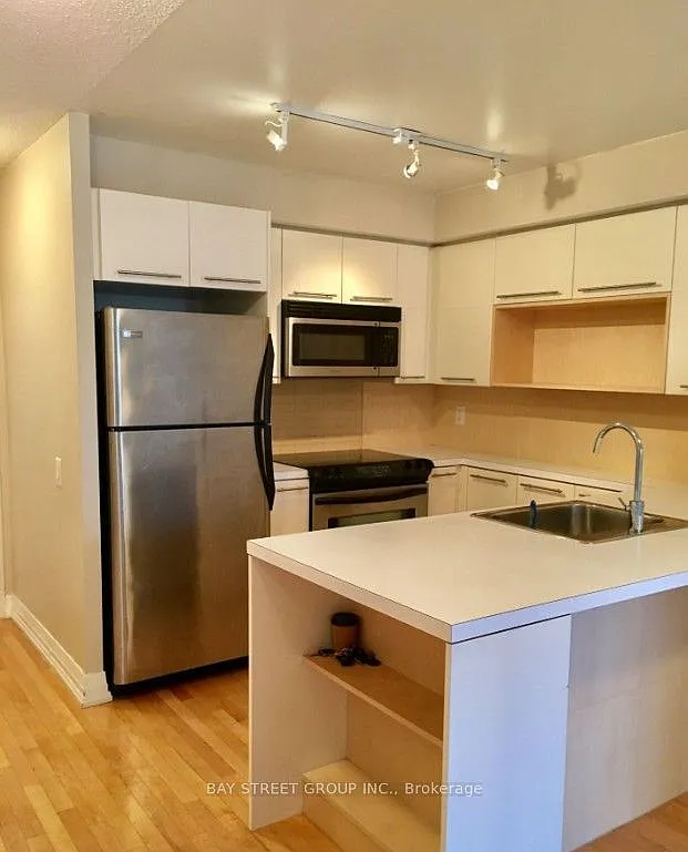 2 bed, $2,500 — Photo 1