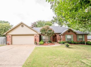 1609 Somerset Way, Van Buren, AR 72956
