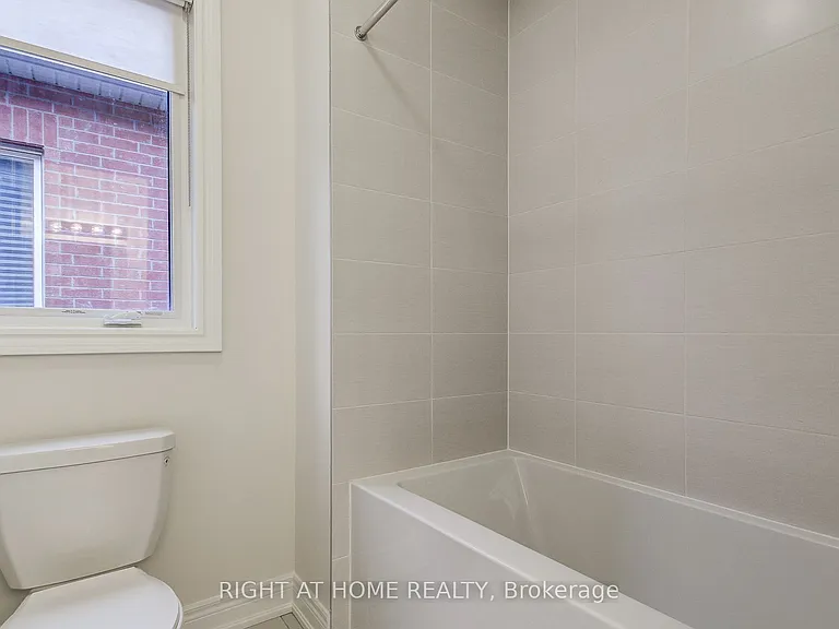 51 Lorrain Hand Cres — Photo 34