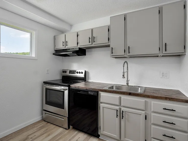 21 Larue St. Apartments — Photo 31