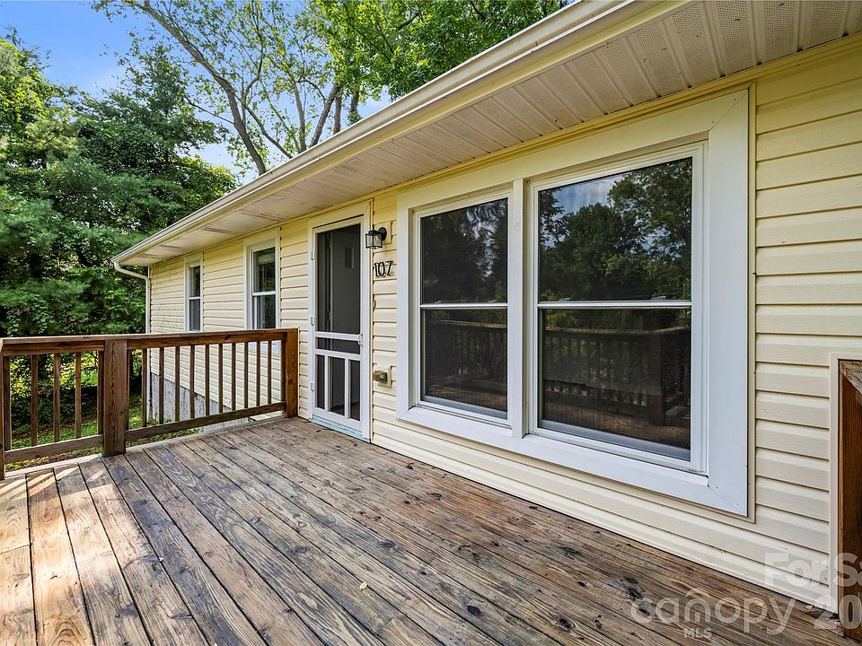 1st image of 107 Wilshire Dr