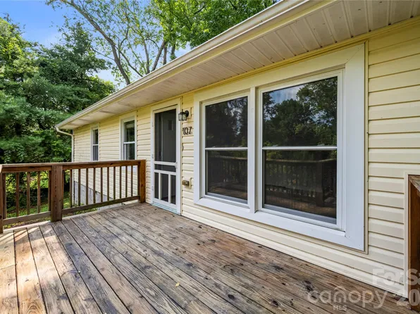 107 Wilshire Dr, Asheville, NC 28806