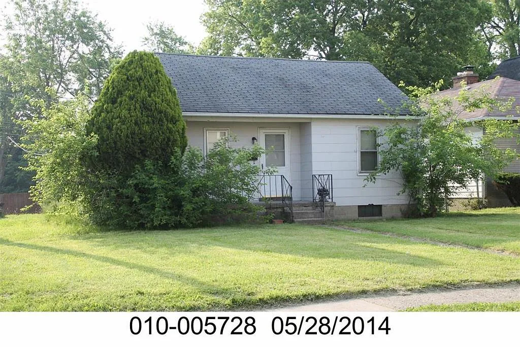 1671 Gault St photo 1