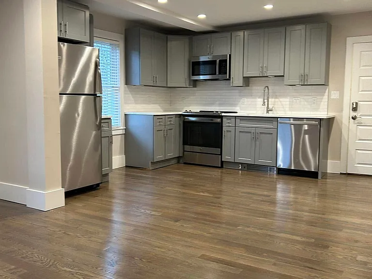 12 Lincoln St #4 — Photo 11