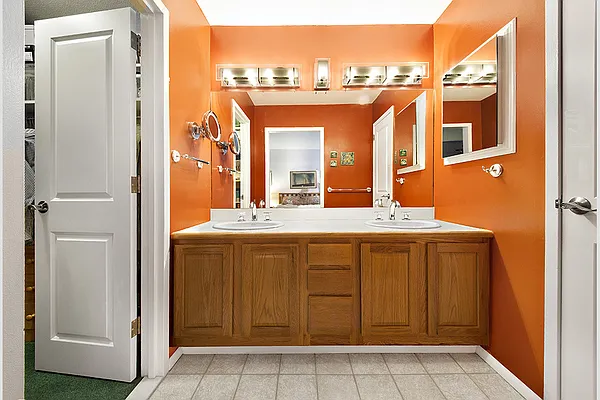 Sold by Stribling | media 18