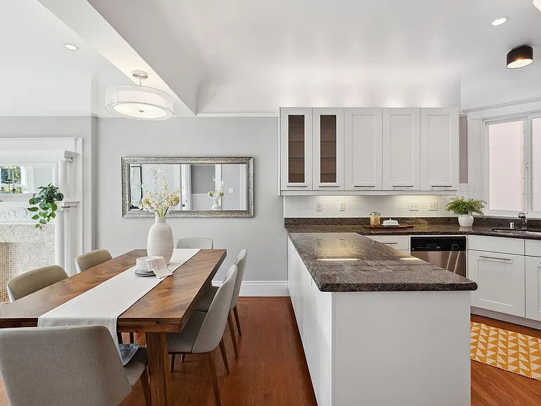 49 Cortland Ave — Photo 12