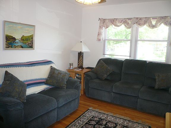 5th image of 10305 Elizabeth St