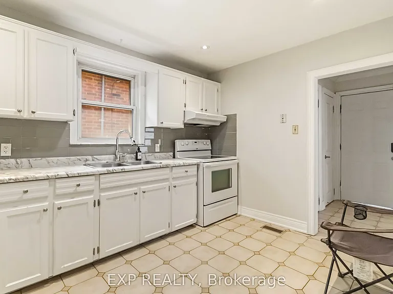 133 Cornelius Pkwy — Photo 6