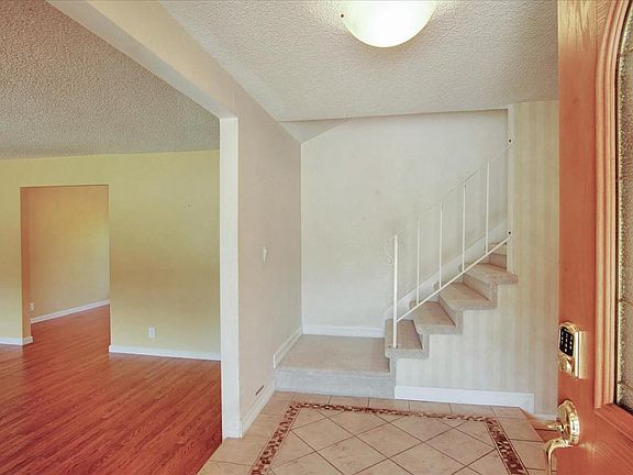 5th image of 695 La Crosse Dr