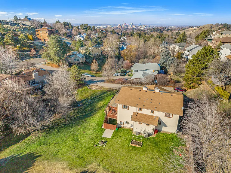 2228 E Roanoke Dr — Photo 58