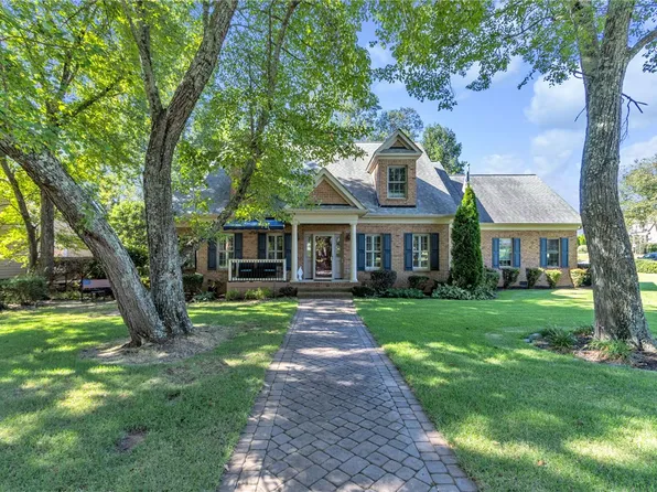 100 Sommerset Ln, Easley, SC 29642