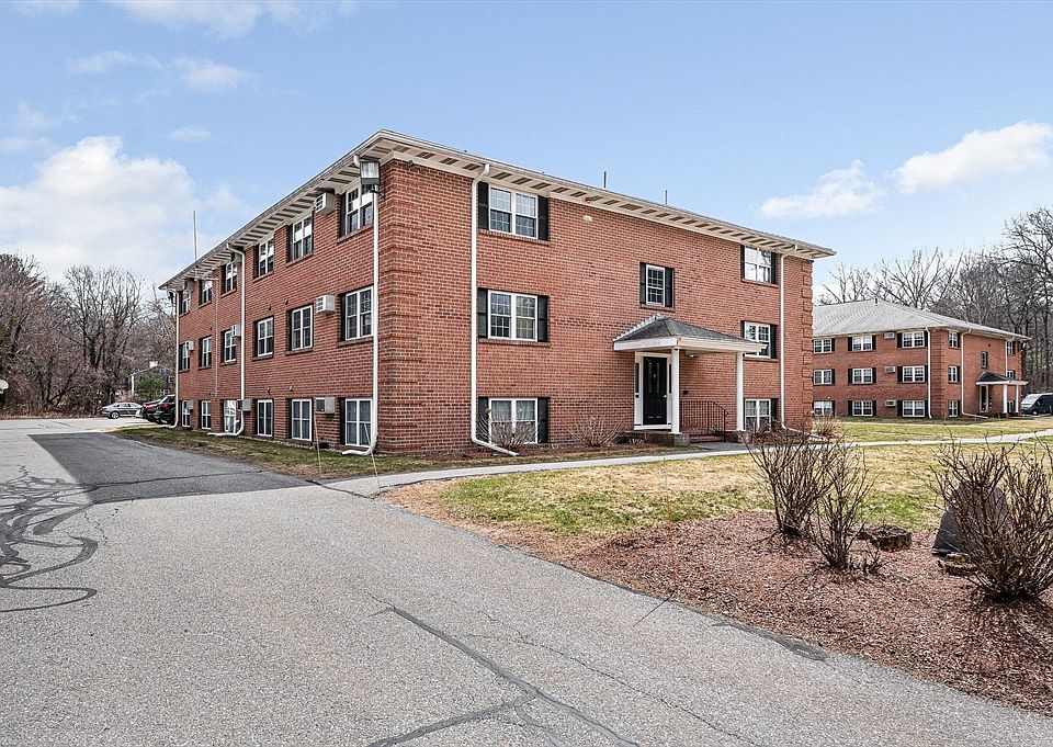 1st image of 18 Leonard Rd Unit 18