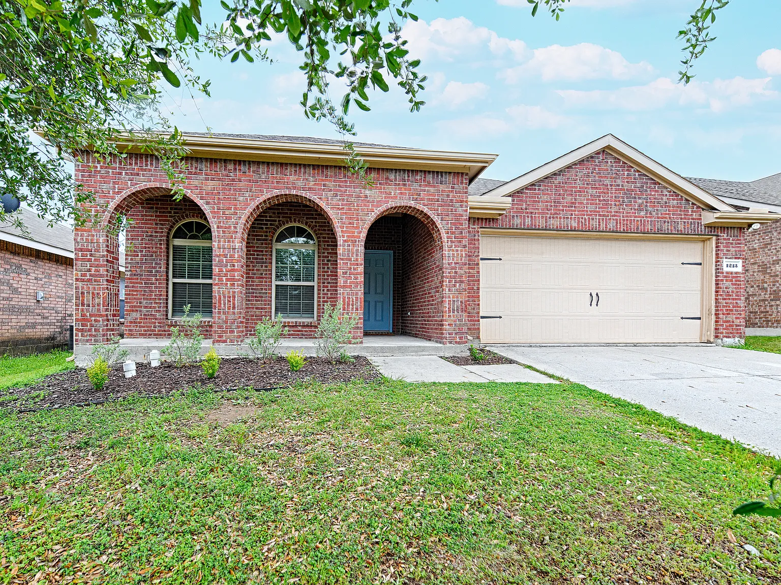 3 bed, 1691 sqft, $1,800 — Photo 1