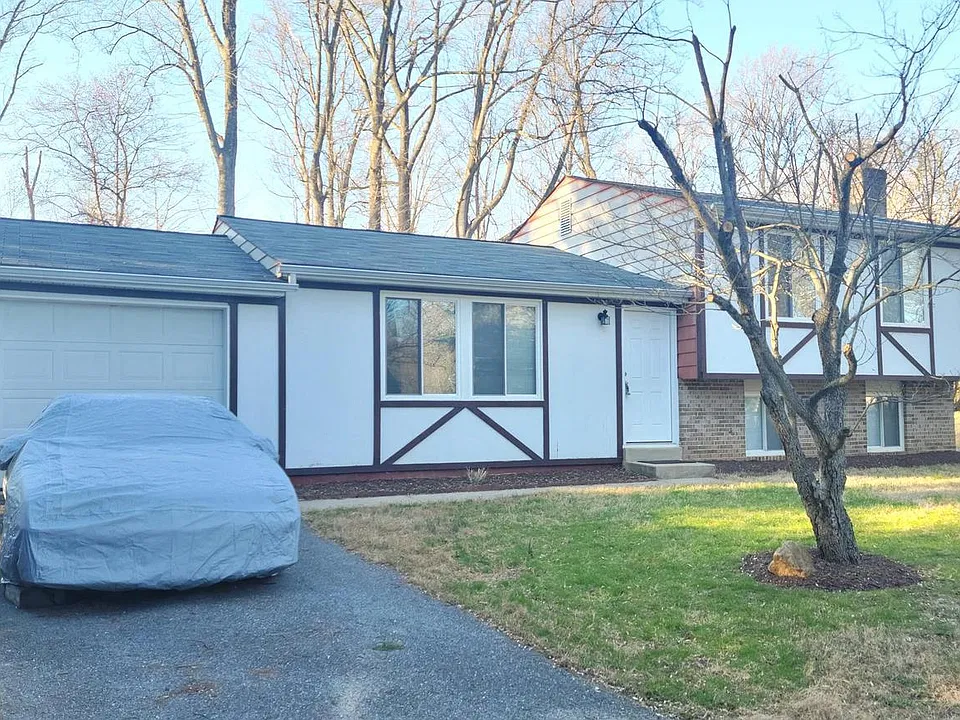 15608 Pamela Dr