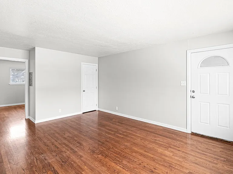 4264 S 1100 E — Photo 22