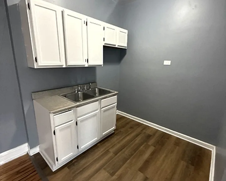 79th Street Apartments — Photo 3