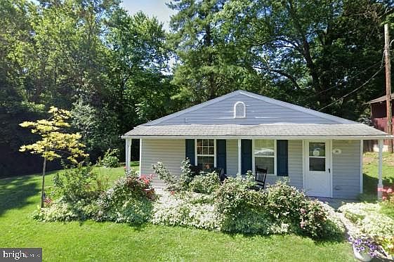 1st image of 30 Bell Ln