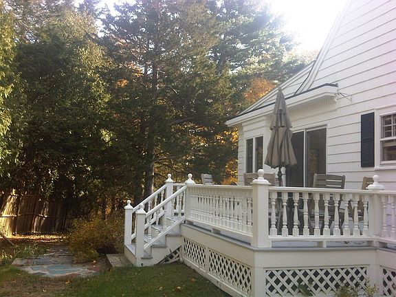 Lovely Deck off of Family Room