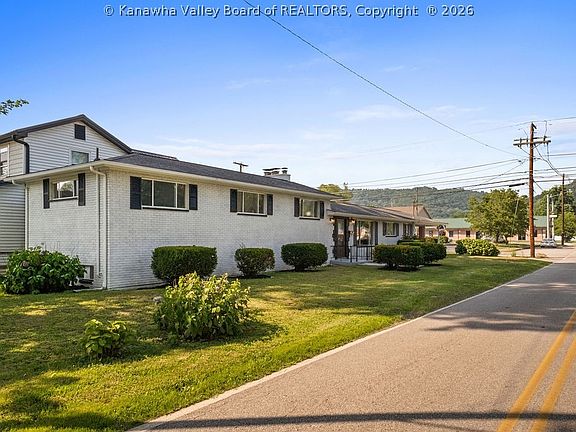 4th image of 411 46th St SE