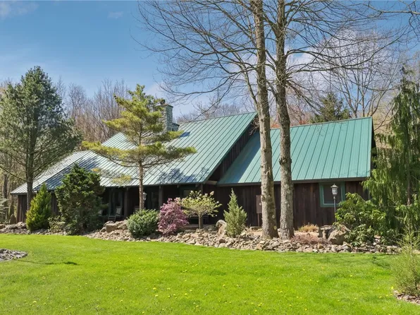 987 Cherriwood Rd, Pulaski, PA 16143