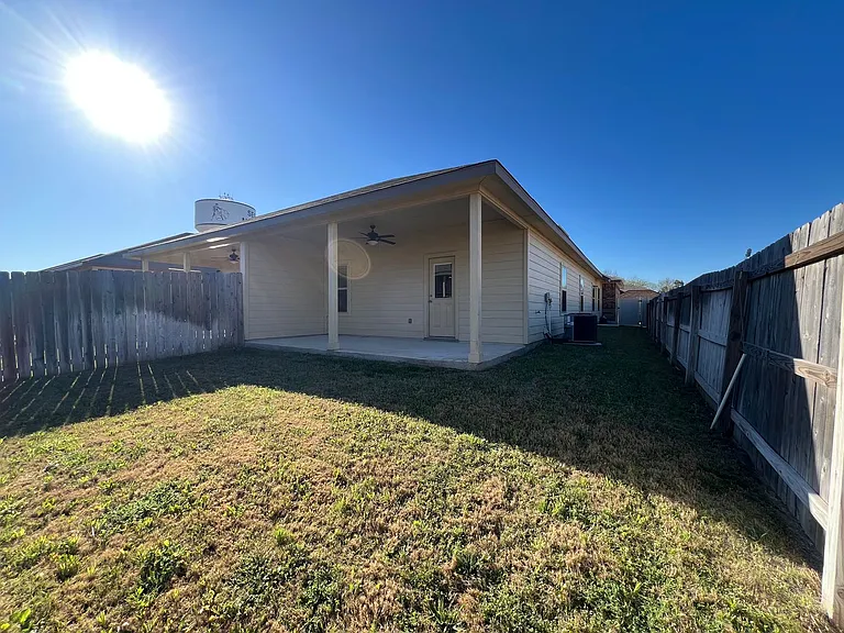 1116 Renee Way — Photo 18