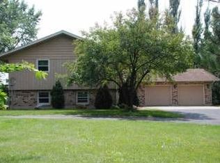 10215 Lucas Rd, Woodstock, IL 60098