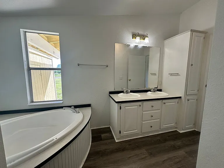 4655 NE Elliott Cir — Photo 19