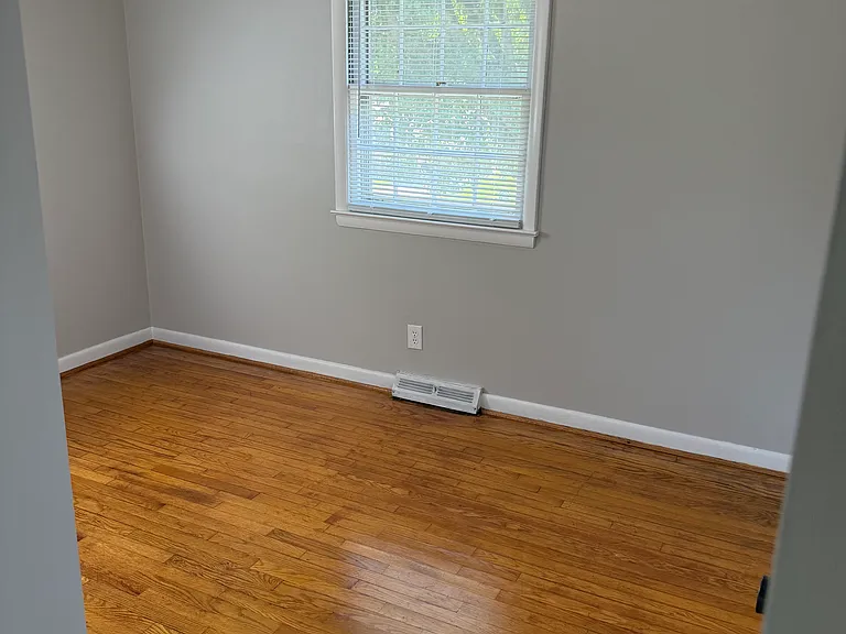 1923 Belcrest Dr — Photo 37