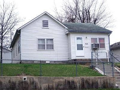 1st image of 705 W Peoria St