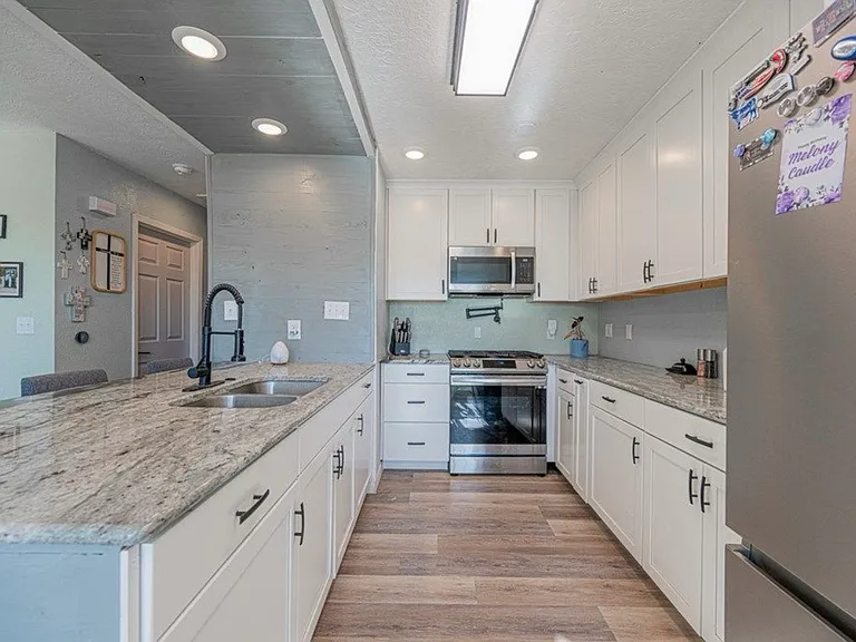 621 N Goldsmith St — Photo 13
