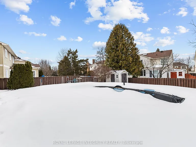 1090 Chablis Park — Photo 19
