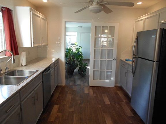 5th image of 1909 Woodlawn Dr