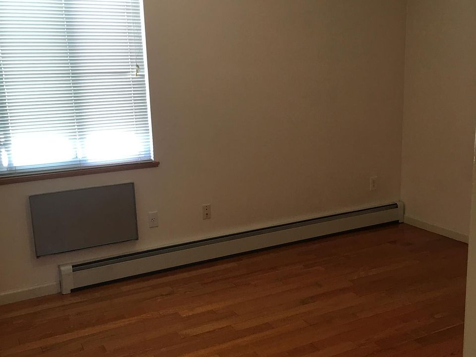 2nd image of 14529 22nd Ave