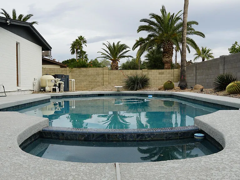 E Paradise Dr — Photo 22