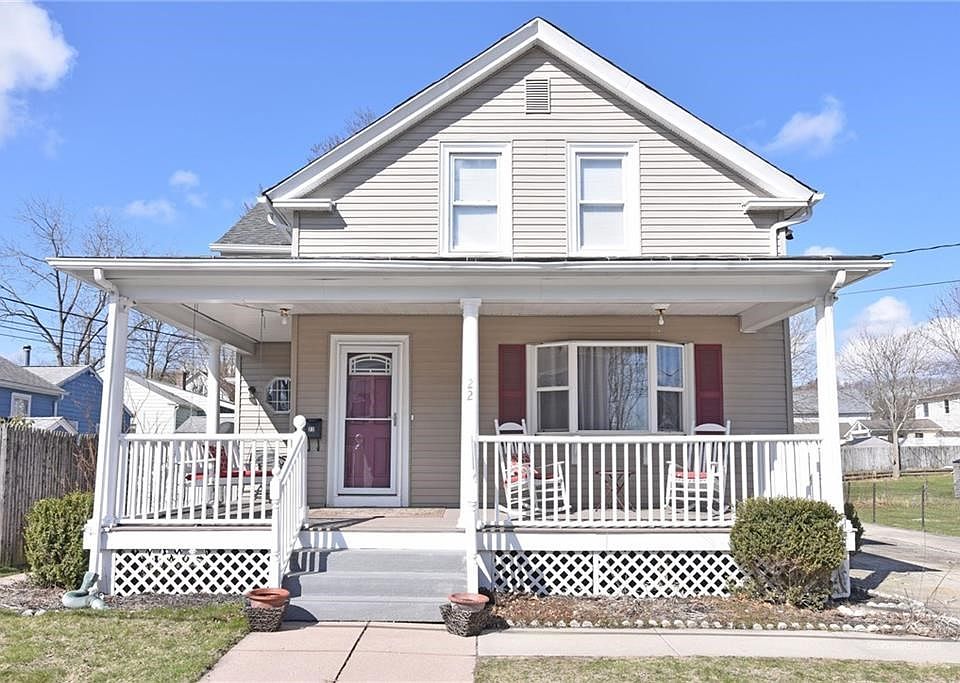 Charming front porch!