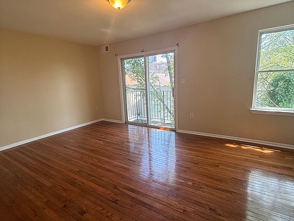 4th image of 66 Seymour Ave #1L
