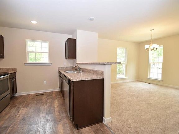 4th image of 7082 Woodside St